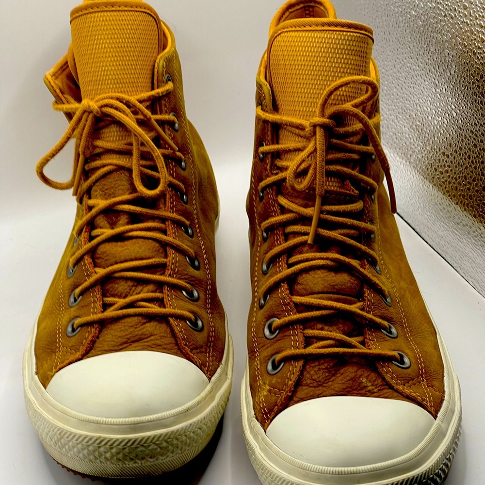 Converse Chuck Taylor All Stars in Boot High 157461C Size 10.5